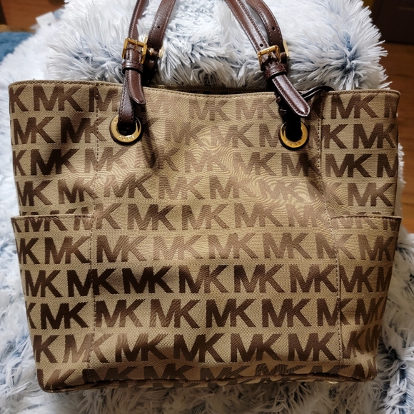 Michael Kors Handbags - Michael Kors Purse